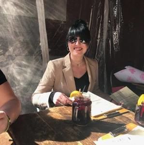 Meet your Posher, Dana